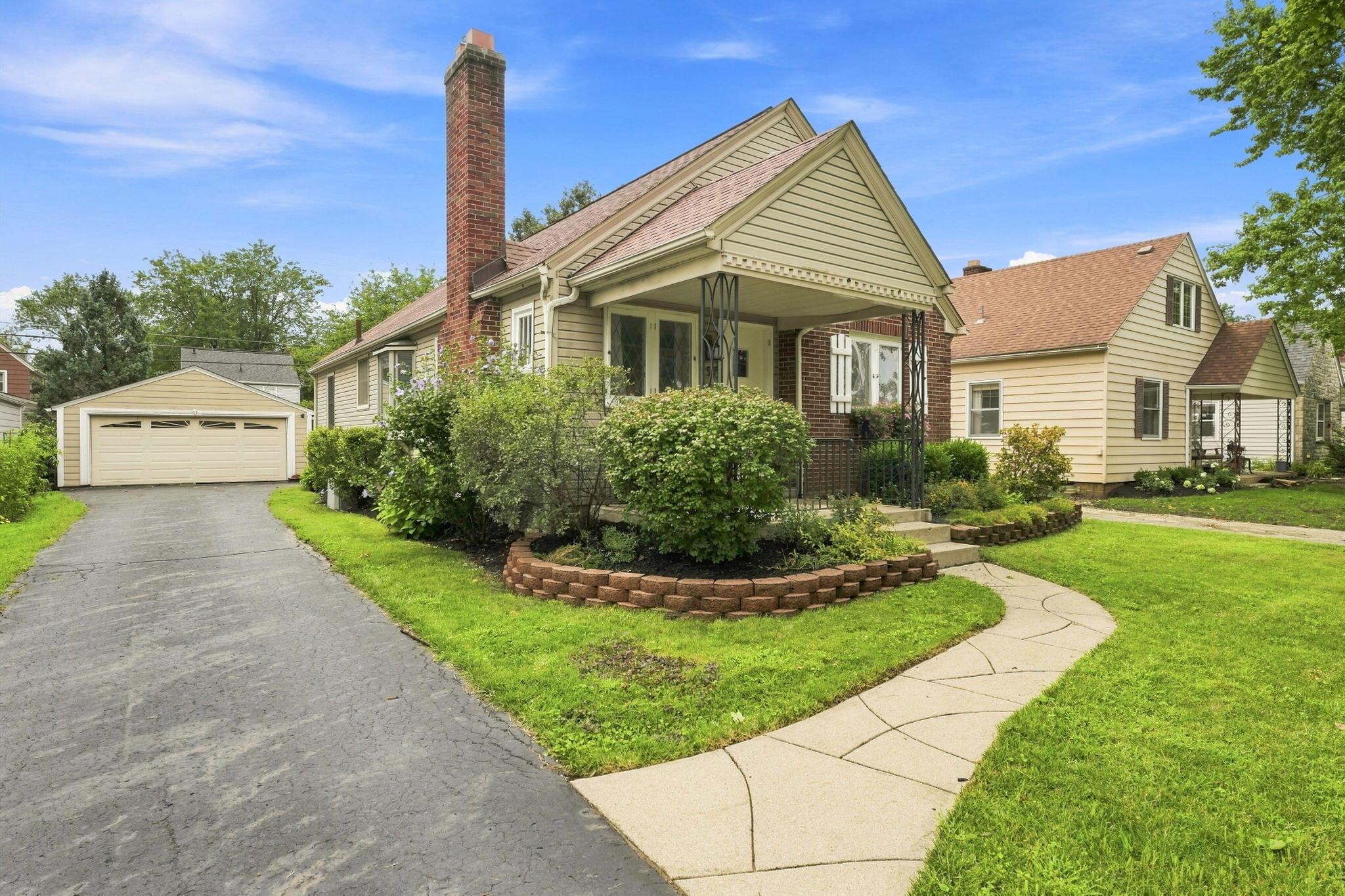 557 Fallis Road Columbus, OH 43214 - Photo 2 of 52 Front
