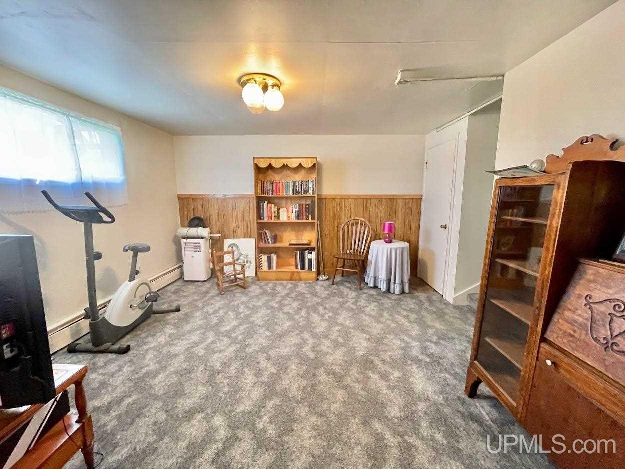 416 20th Road Gladstone, MI 49837 - Photo 8 of 21