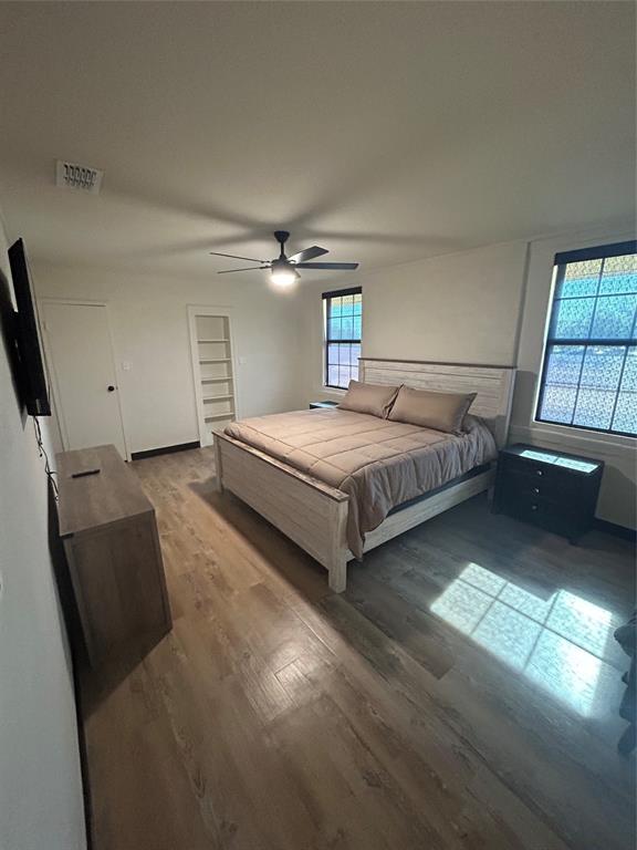 5400 Ridgeline Drive Abilene, TX 79606 - Photo 11 of 33 a bedroom with bed and window