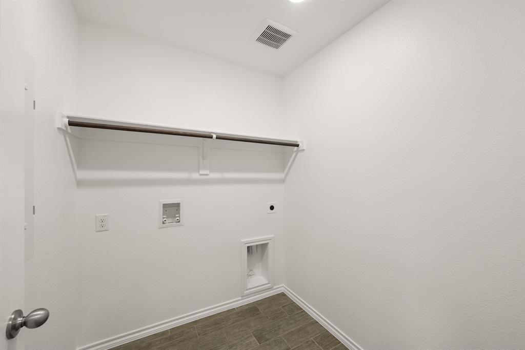 2607 Streamside Drive Burleson, TX 76028 - Photo 12 of 27 a view of small space