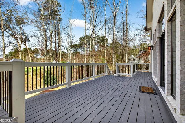 a view of empty room with window