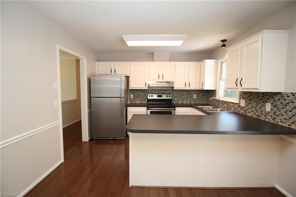 1129 Ridgecliff Drive Rural Hall, NC 27045 - Photo 3 of 17 Gallery Image 3