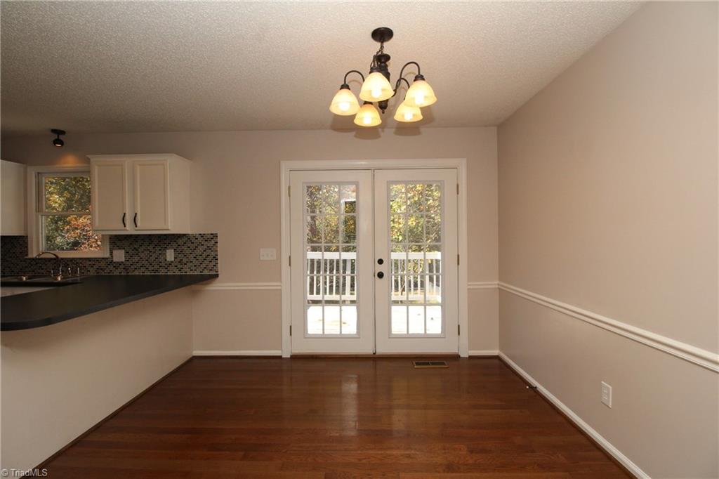 1129 Ridgecliff Drive Rural Hall, NC 27045 - Photo 4 of 17 Gallery Image 4