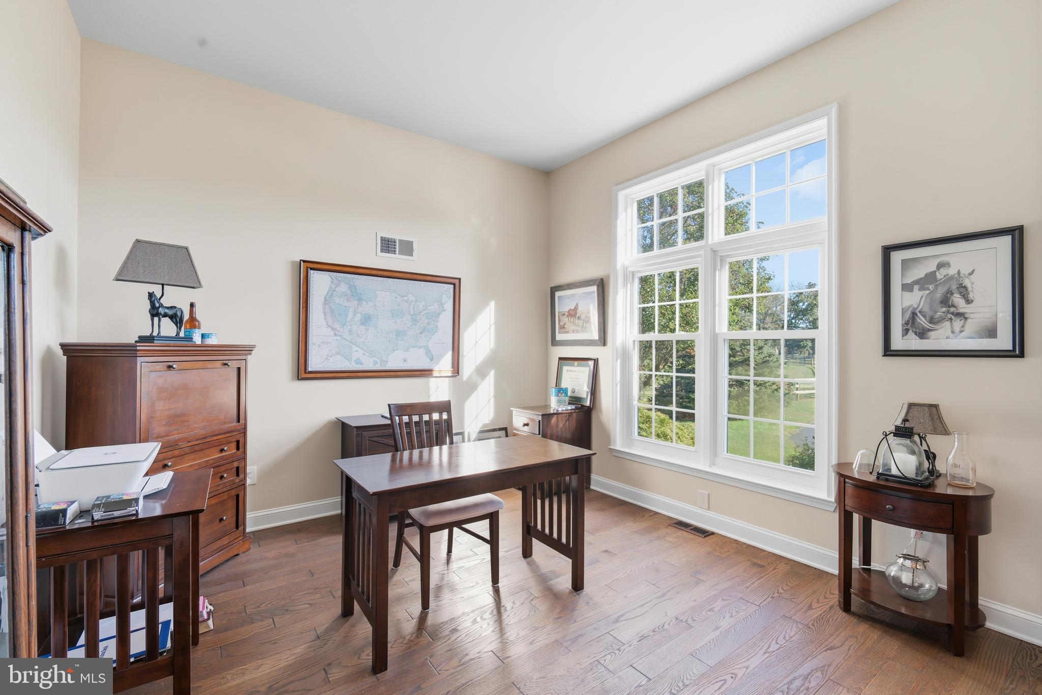 115 Scott Road Warwick, MD 21912 - Photo 9 of 32 a workspace with furniture and a window