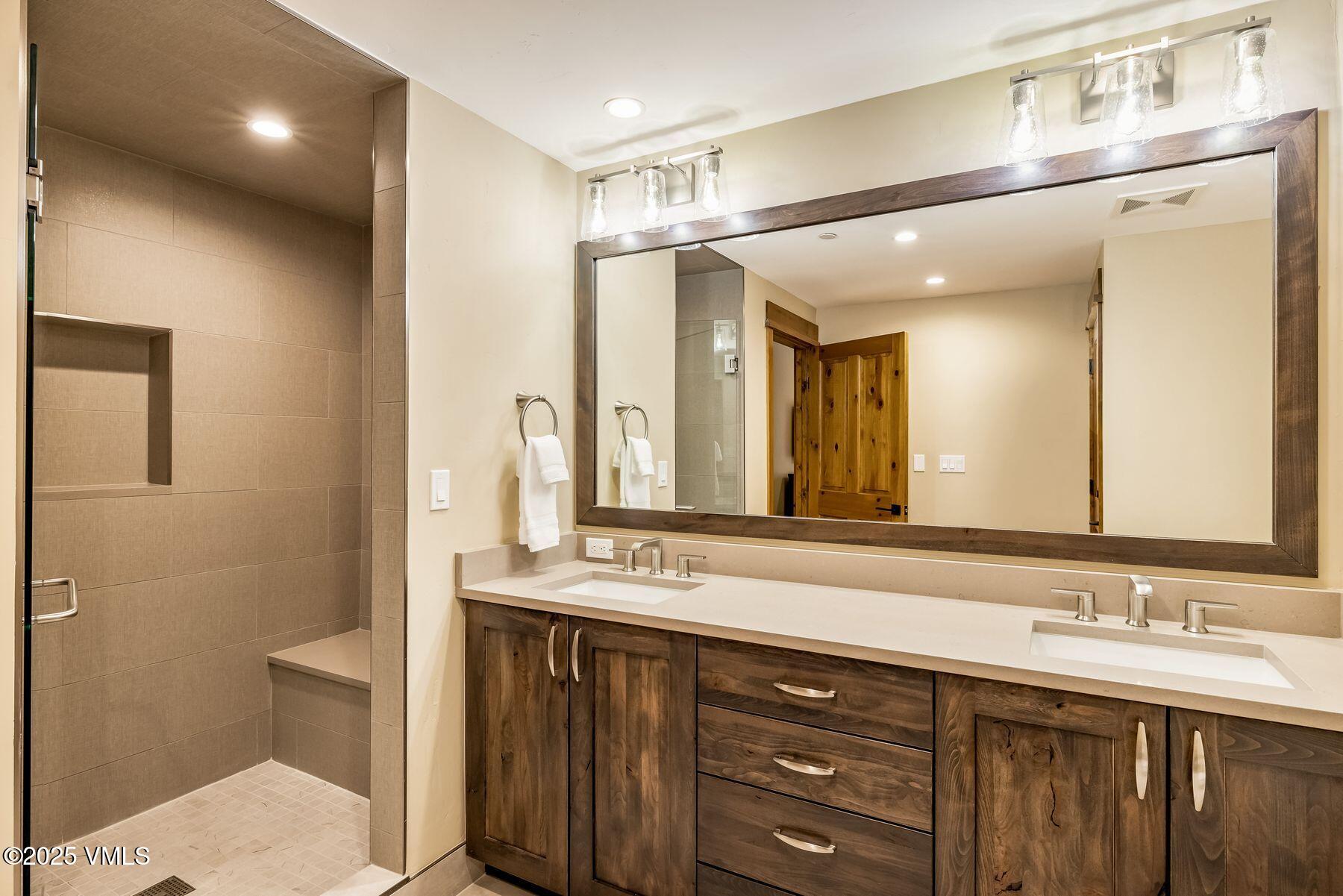30 Cresta Road, Unit 201 Edwards, CO 81632 - Photo 19 of 32 photo_online_019