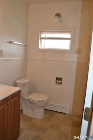 $1,750 | 835 Bank Street, New London, CT 06320