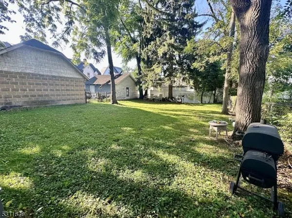 $2,400 | 4 Swaine Place, West Orange, NJ 07052