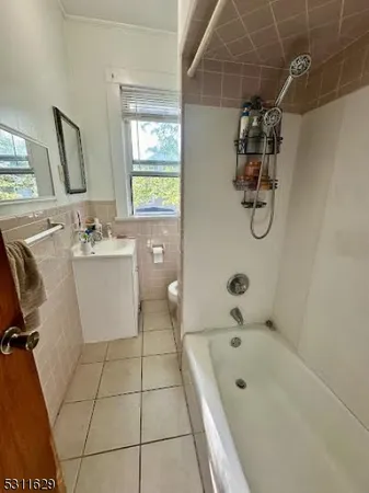 $2,400 | 4 Swaine Place, West Orange, NJ 07052