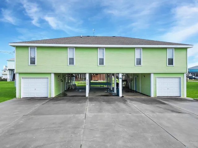 $599,000 | 3108 Patty Street, Crystal Beach, TX 77650