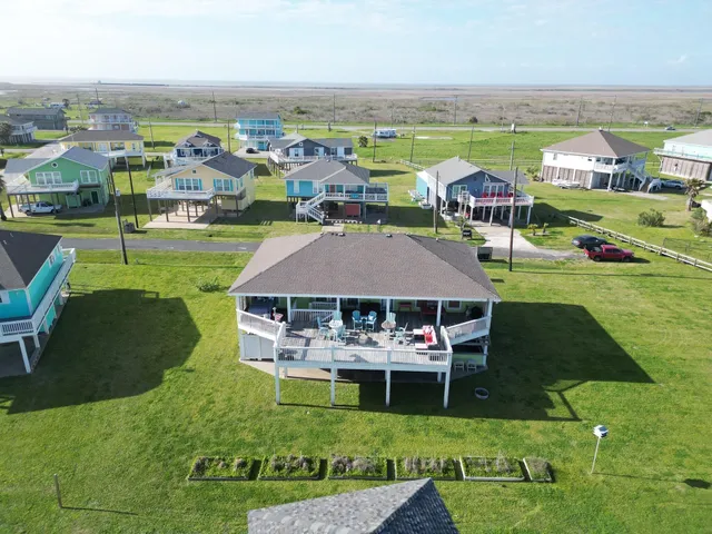 $599,000 | 3108 Patty Street, Crystal Beach, TX 77650