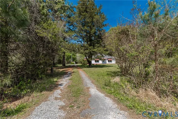 $199,000 | 9523.9527 Southampton Parkway, Drewryville, VA 23844