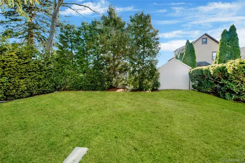 $950,000 | 144 Bell Road, Scarsdale, NY 10583