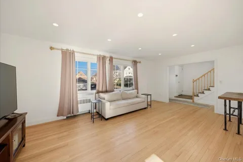 $950,000 | 144 Bell Road, Scarsdale, NY 10583