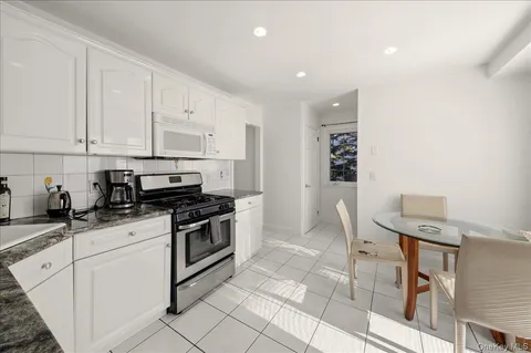 $950,000 | 144 Bell Road, Scarsdale, NY 10583