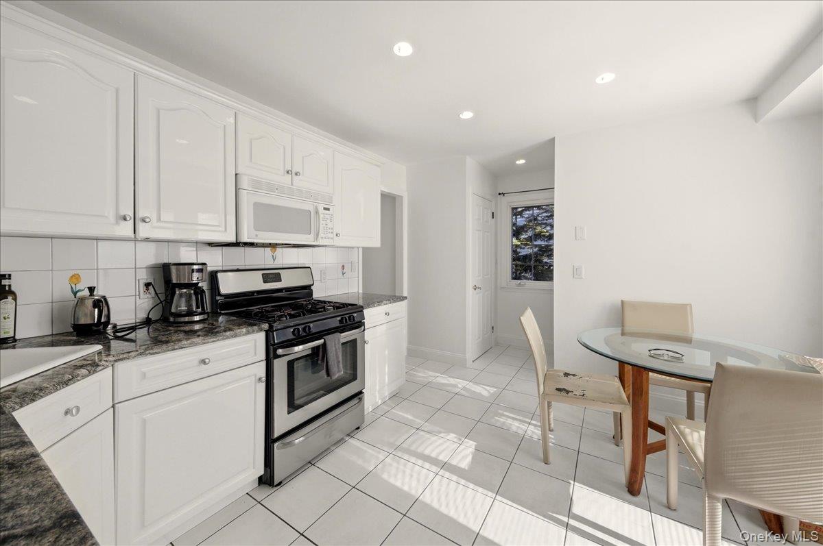 144 Bell Road Scarsdale, NY 10583 - Photo 5 of 22