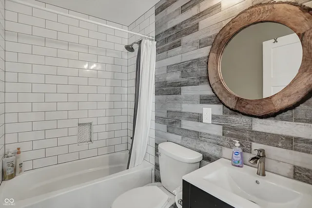 $389,900 | 827 East Minnesota Street, Indianapolis, IN 46203