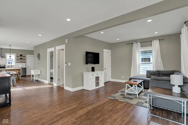 $389,900 | 827 East Minnesota Street, Indianapolis, IN 46203