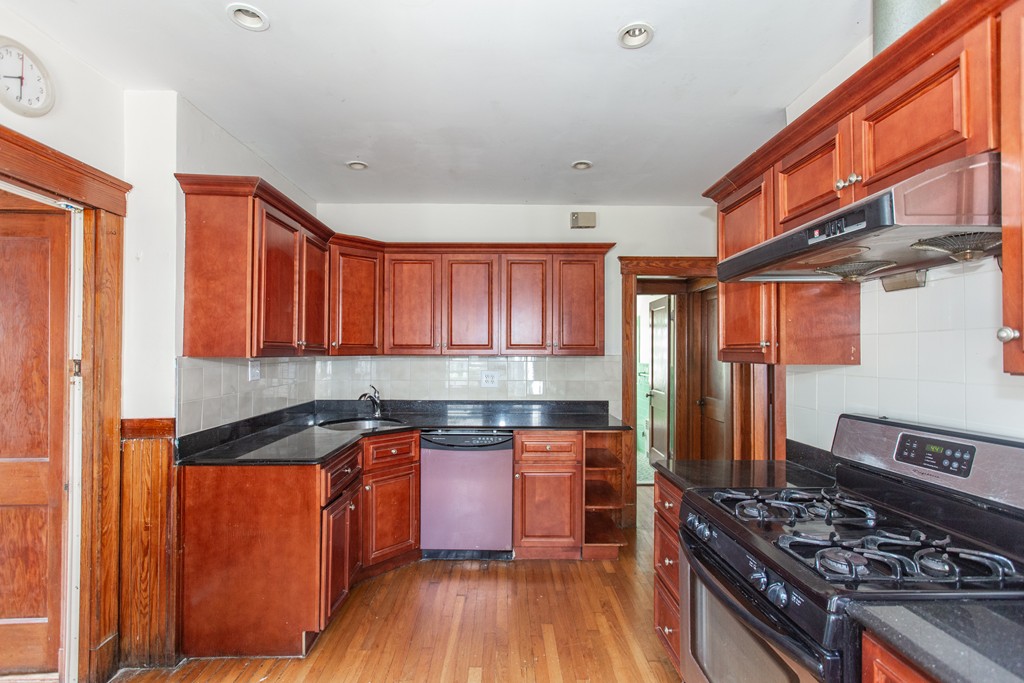 32-34 Murray Hill Road Boston, MA 02131 - Photo 3 of 16 Gallery Image 3