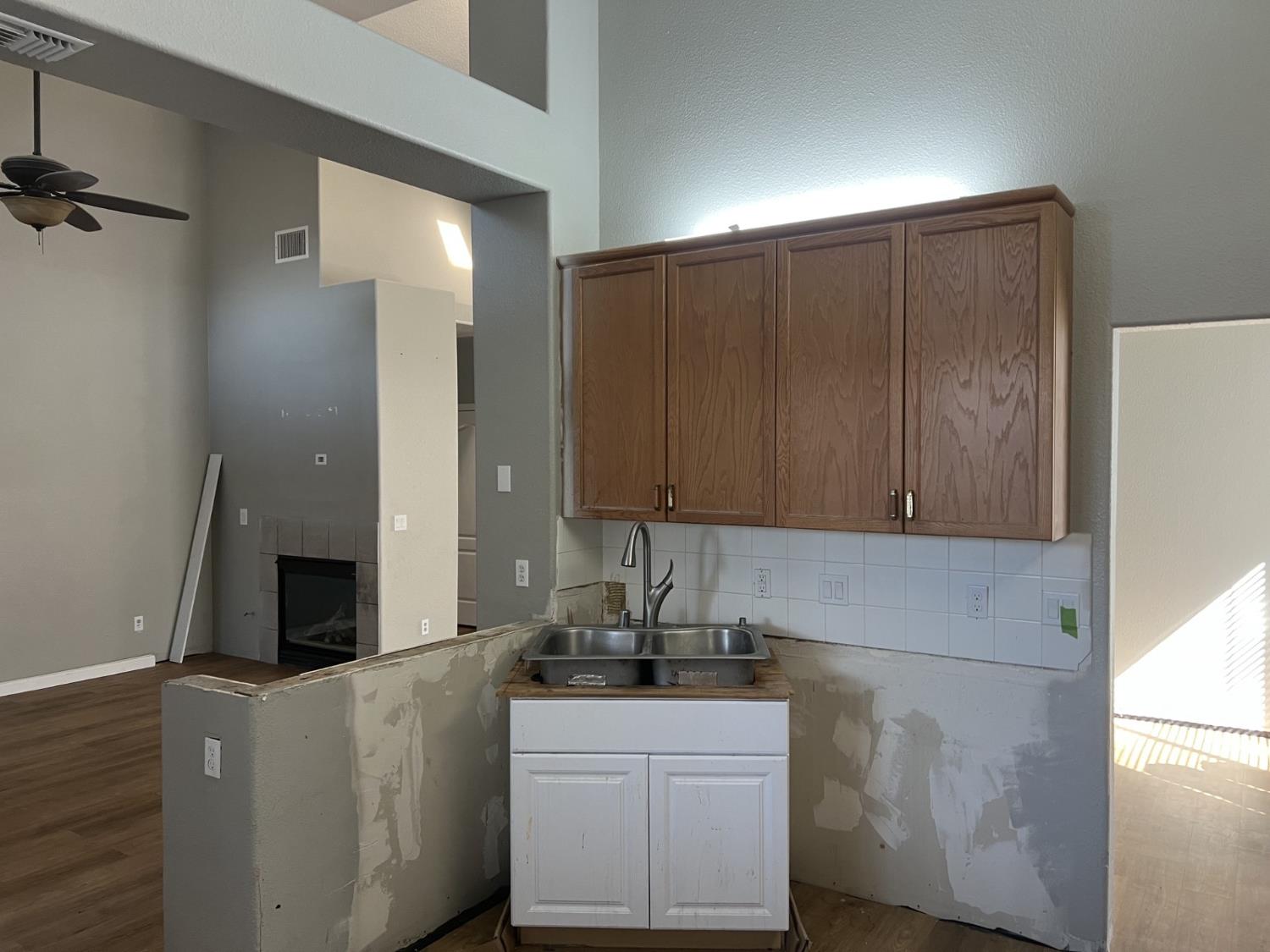 5845 West Decatur Avenue Fresno, CA 93722 - Photo 3 of 13 Gallery Image 3