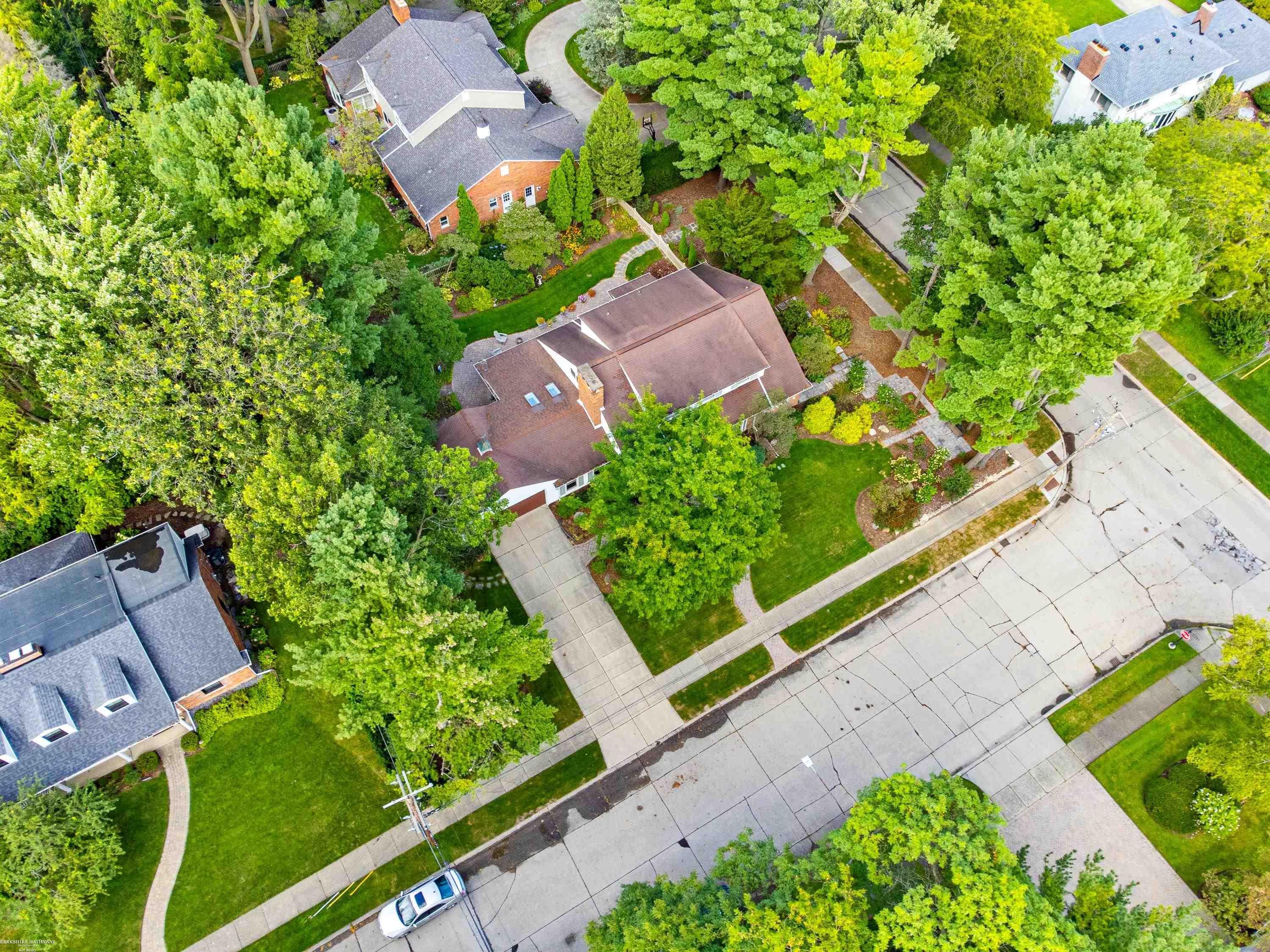 92 Deeplands Road Grosse Pointe, MI 48236 - Photo 5 of 75 50121634-4.JPG