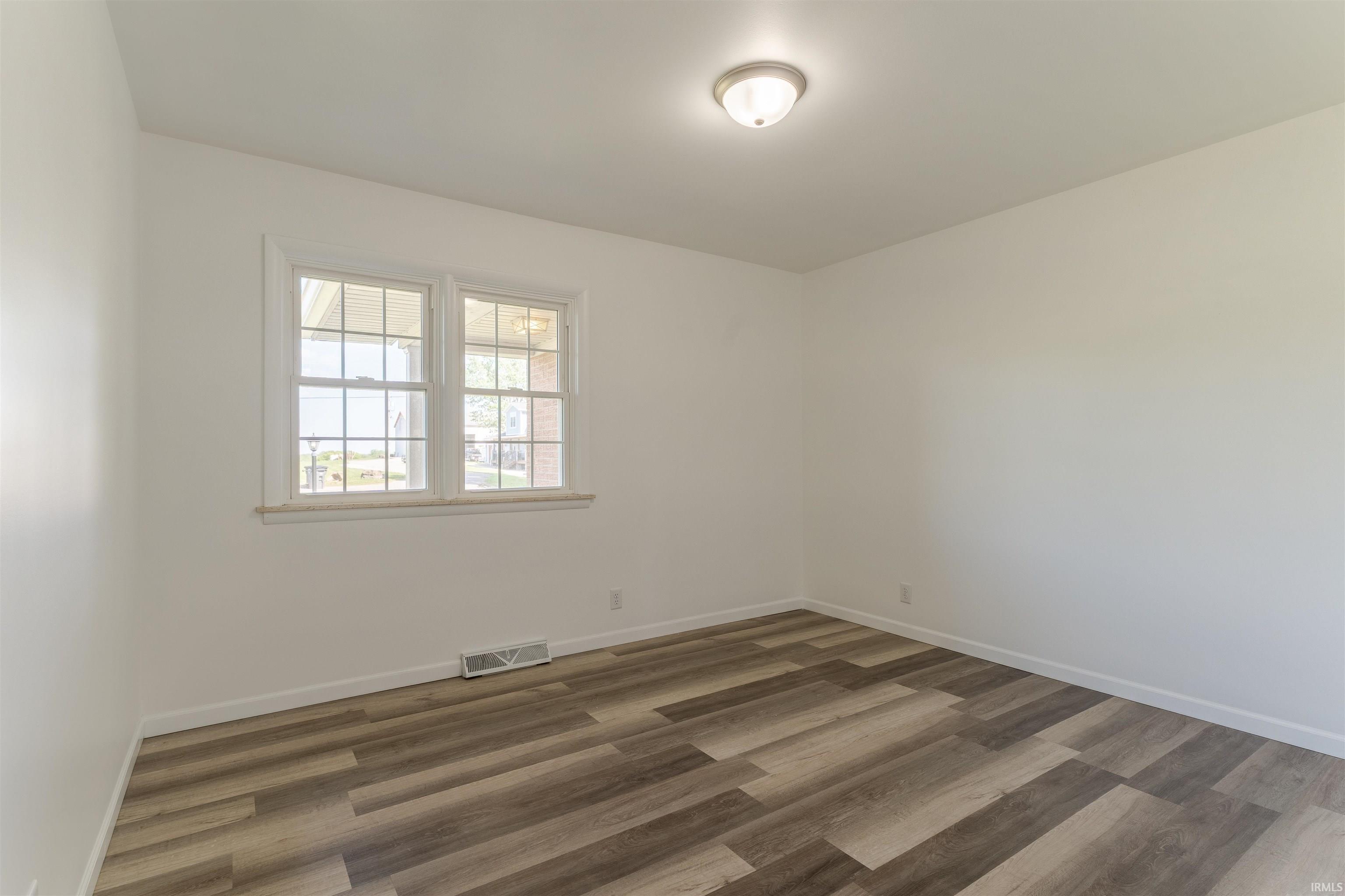 5400 Weaver Road Evansville, IN 47711 - Photo 12 of 35