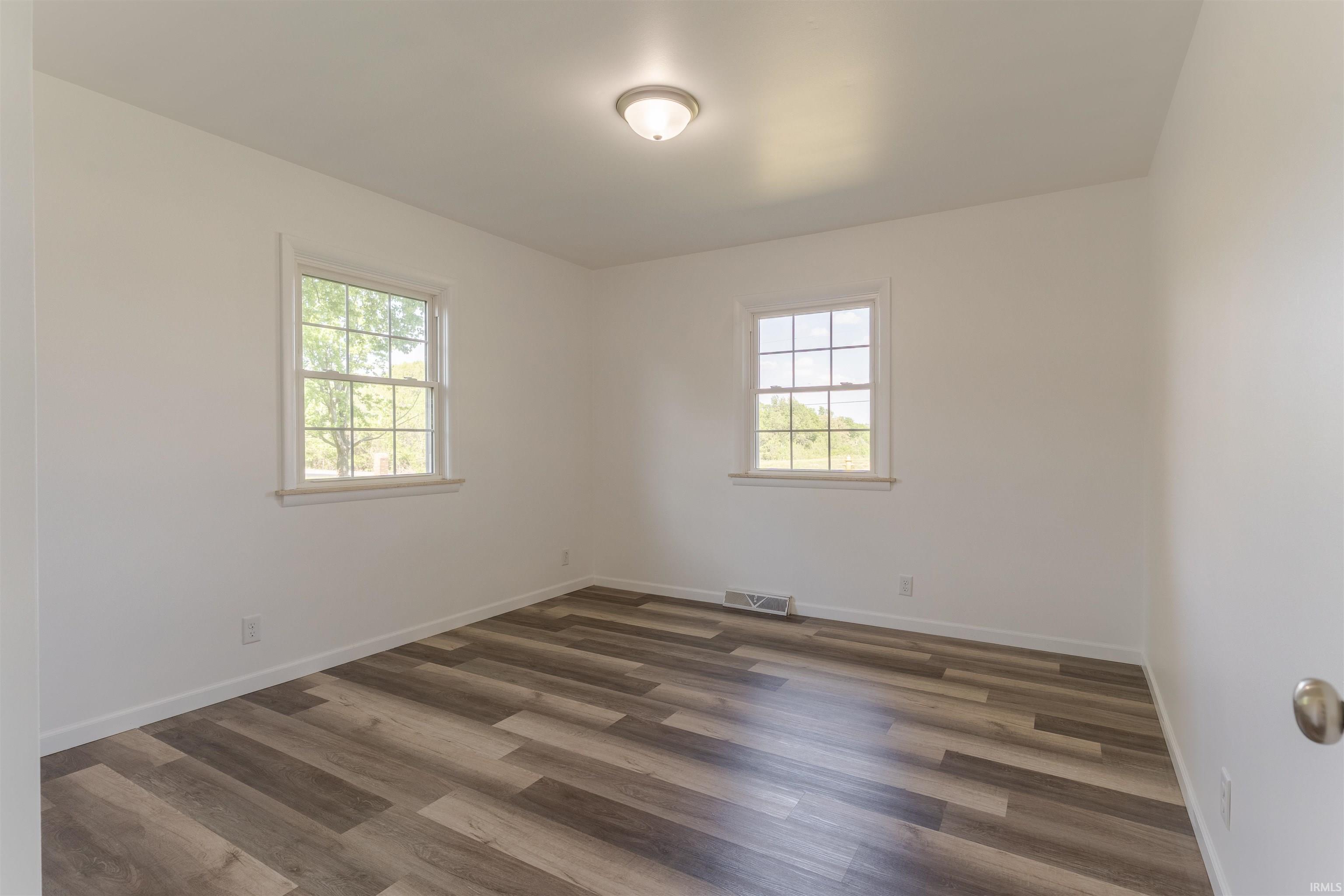 5400 Weaver Road Evansville, IN 47711 - Photo 14 of 35