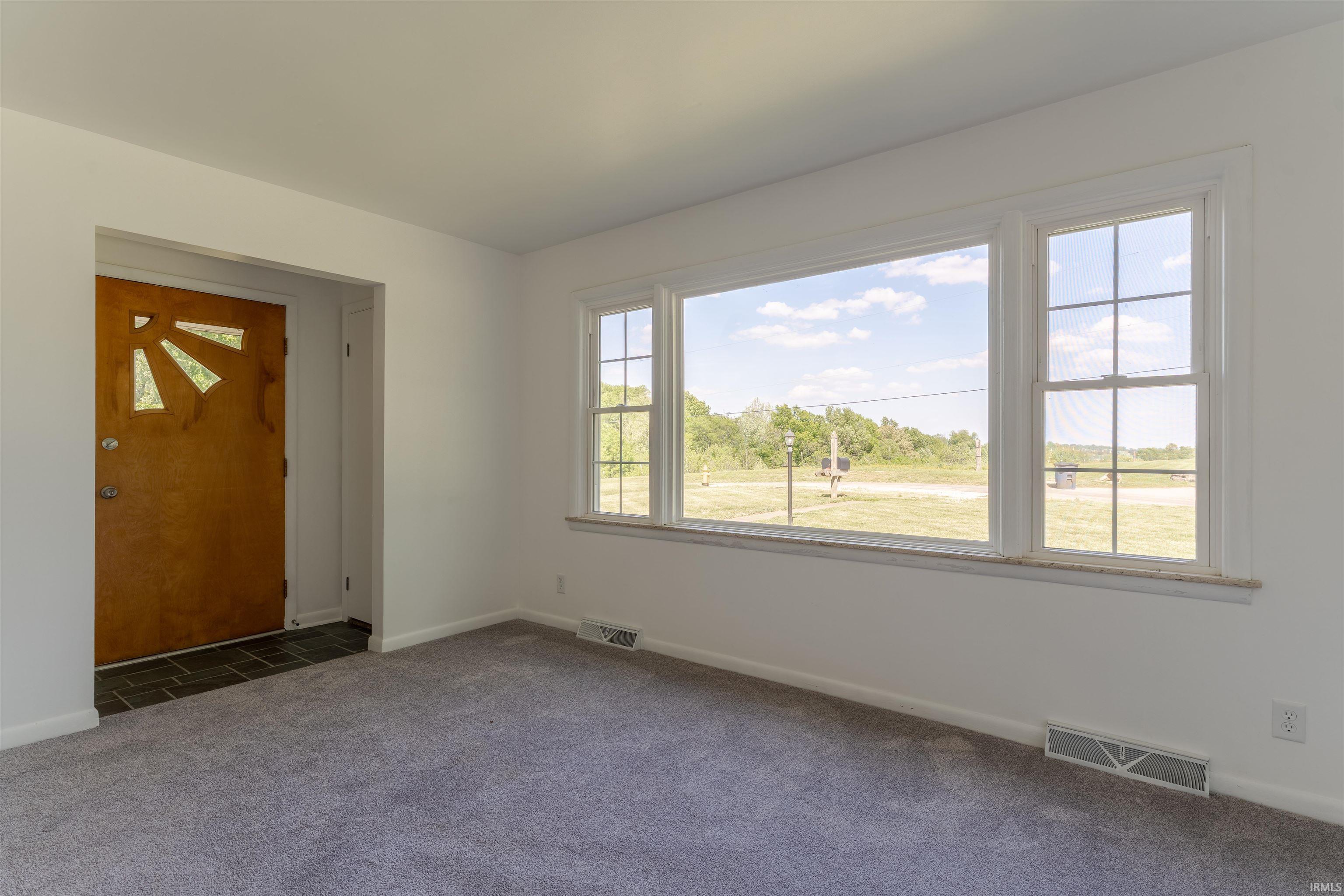 5400 Weaver Road Evansville, IN 47711 - Photo 3 of 35