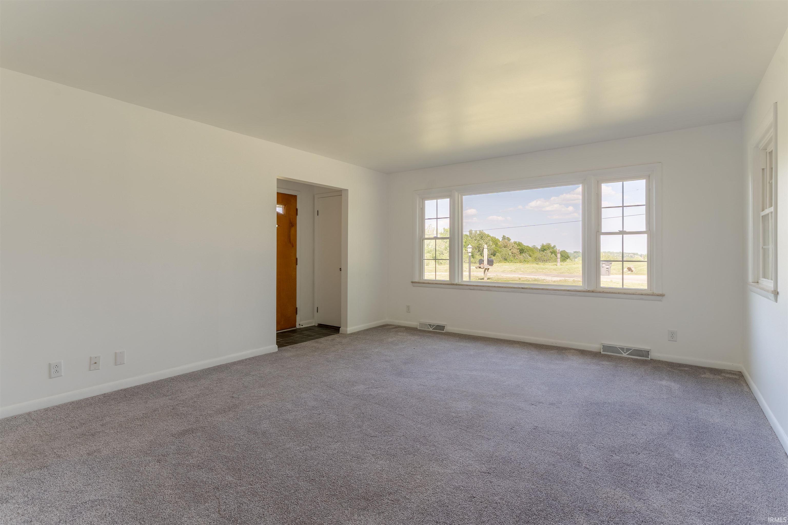 5400 Weaver Road Evansville, IN 47711 - Photo 5 of 35