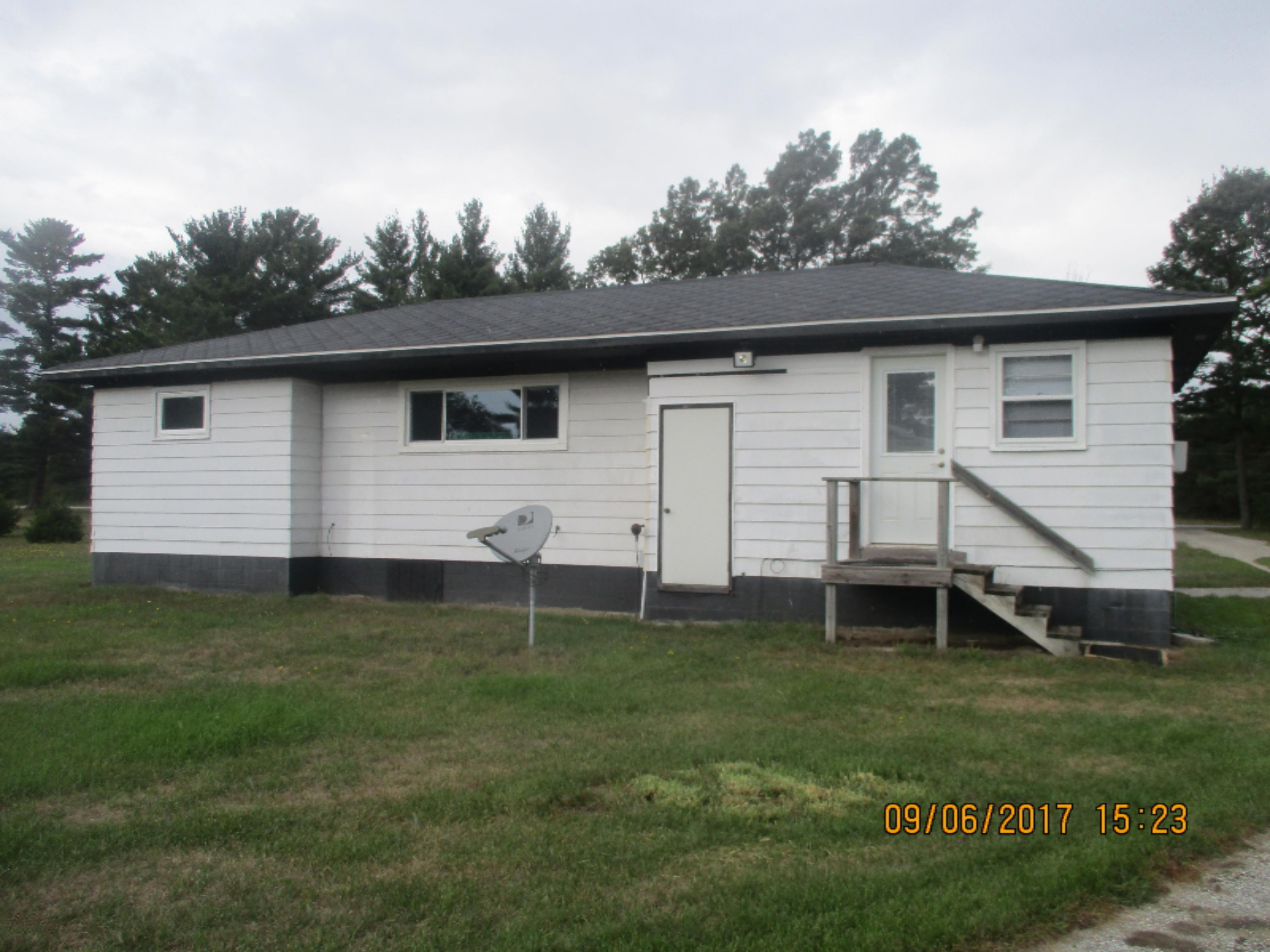 7397 Hall Road Muskegon, MI 49442 - Photo 25 of 38 IMG_2382