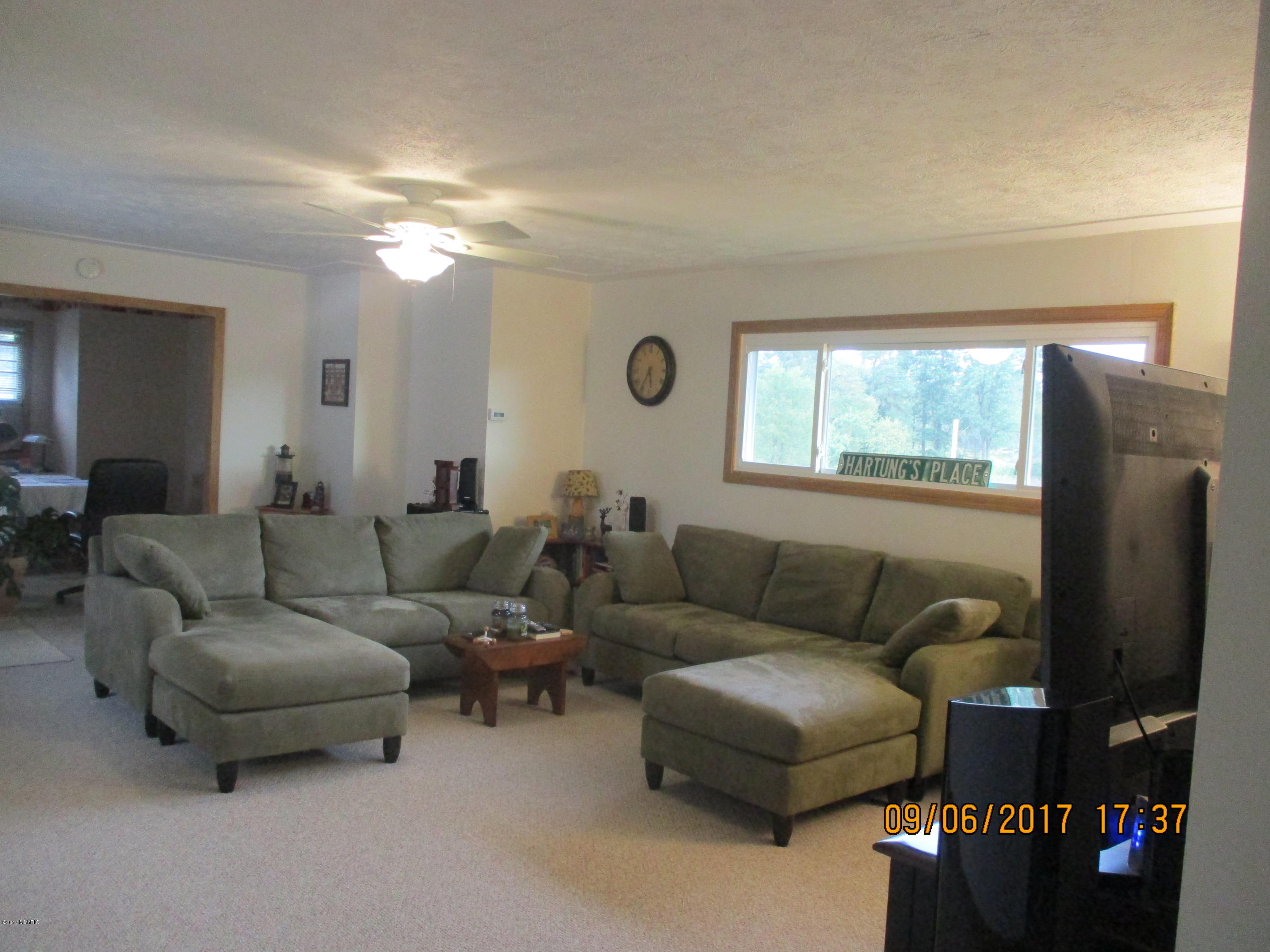 7397 Hall Road Muskegon, MI 49442 - Photo 4 of 38 IMG_2388