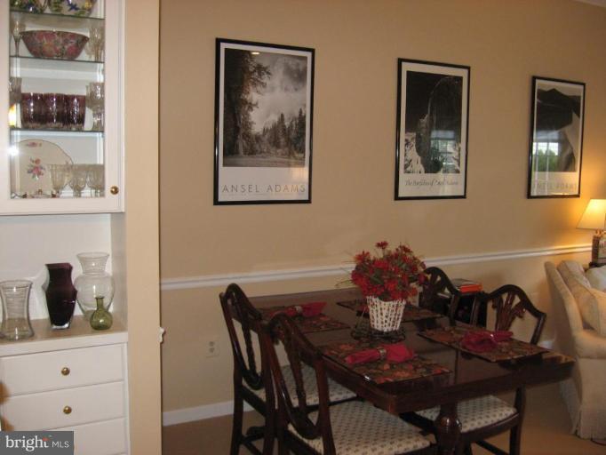 512 Tschiffely Square Road Gaithersburg, MD 20878 - Photo 12 of 17 A Dining Room with expansion potential