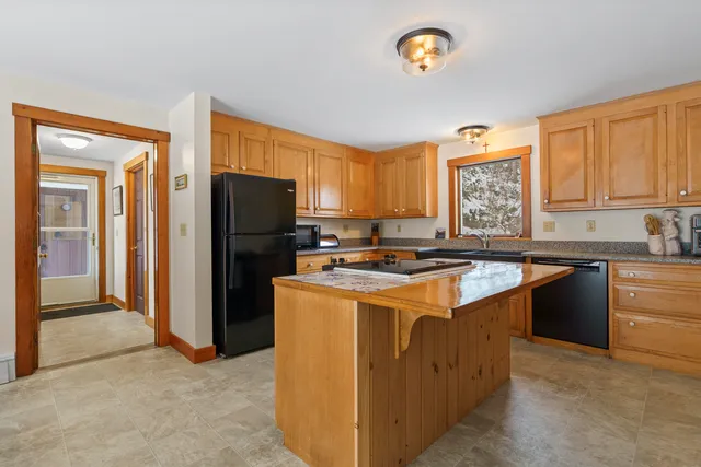 $679,000 | 58 Hendricks Hill Road, Southport, ME 04576