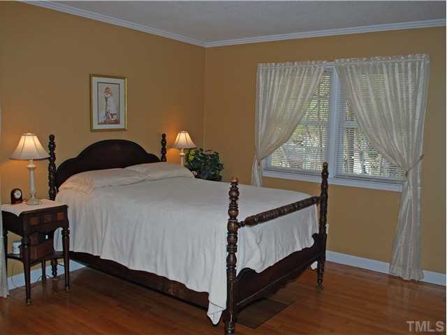 1517 Shadowood Lane Raleigh, NC 27612 - Photo 8 of 12 Gust Suite w/ Awesome View of Neighborhood!