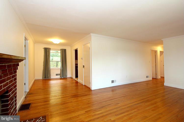 8314 Adelphi Road Adelphi, MD 20783 - Photo 7 of 27 Dining Room