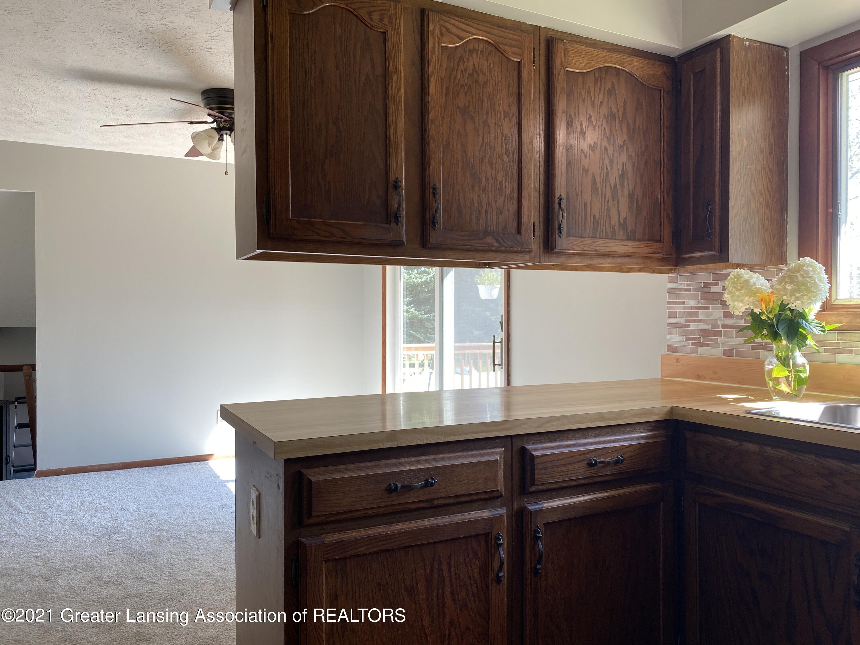 6254 Clise Road Bath, MI 48808 - Photo 9 of 43 Kitchen