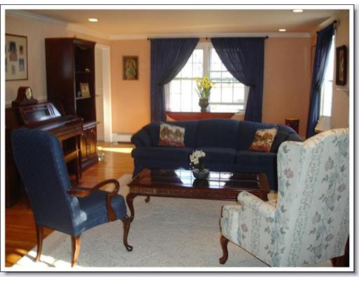 9 Ridgewood Road Barrington, RI 02806 - Photo 3 of 12 Living Room.