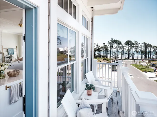 $1,498,000 | 204 Market Street, Unit A, Pacific Beach, WA 98571