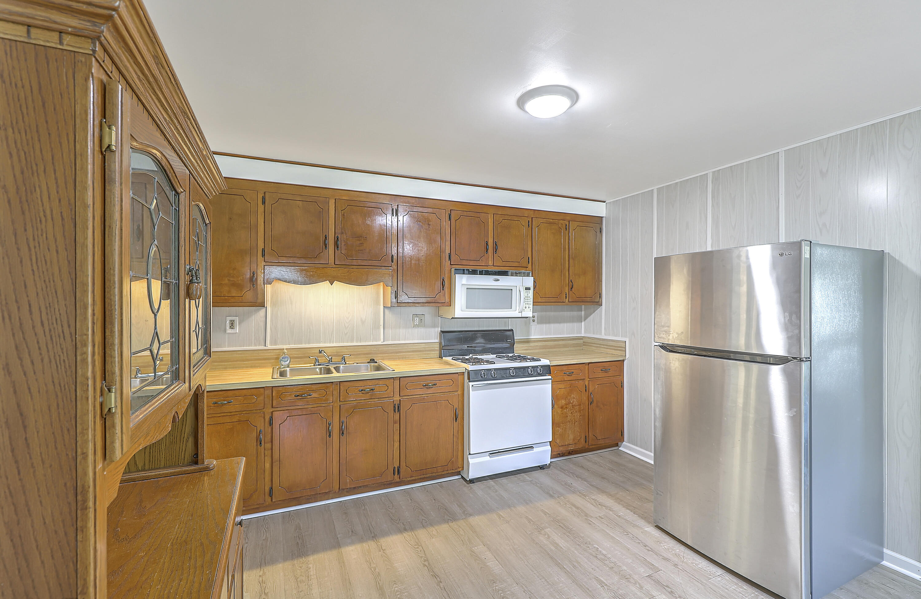 1767 Dogwood Road Charleston, SC 29414 - Photo 15 of 30 IMG_7544_45_46_47_48_49_50