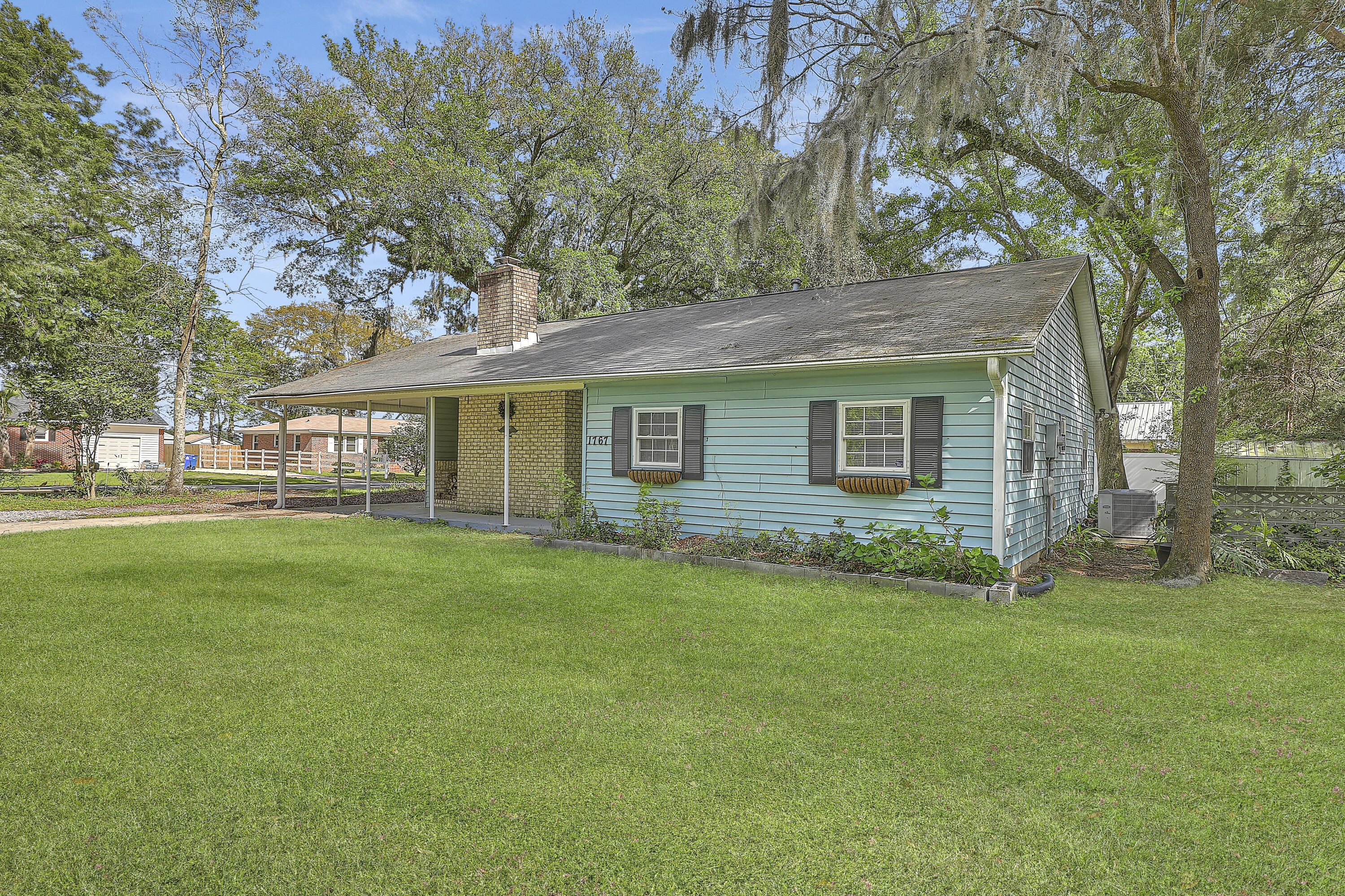 1767 Dogwood Road Charleston, SC 29414 - Photo 2 of 30 IMG_7684_85_86_87_88_89_90