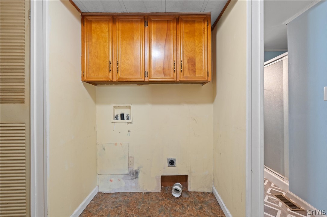 5969 Middle Road Stockbridge, NY 13409 - Photo 16 of 26 Hall laundry