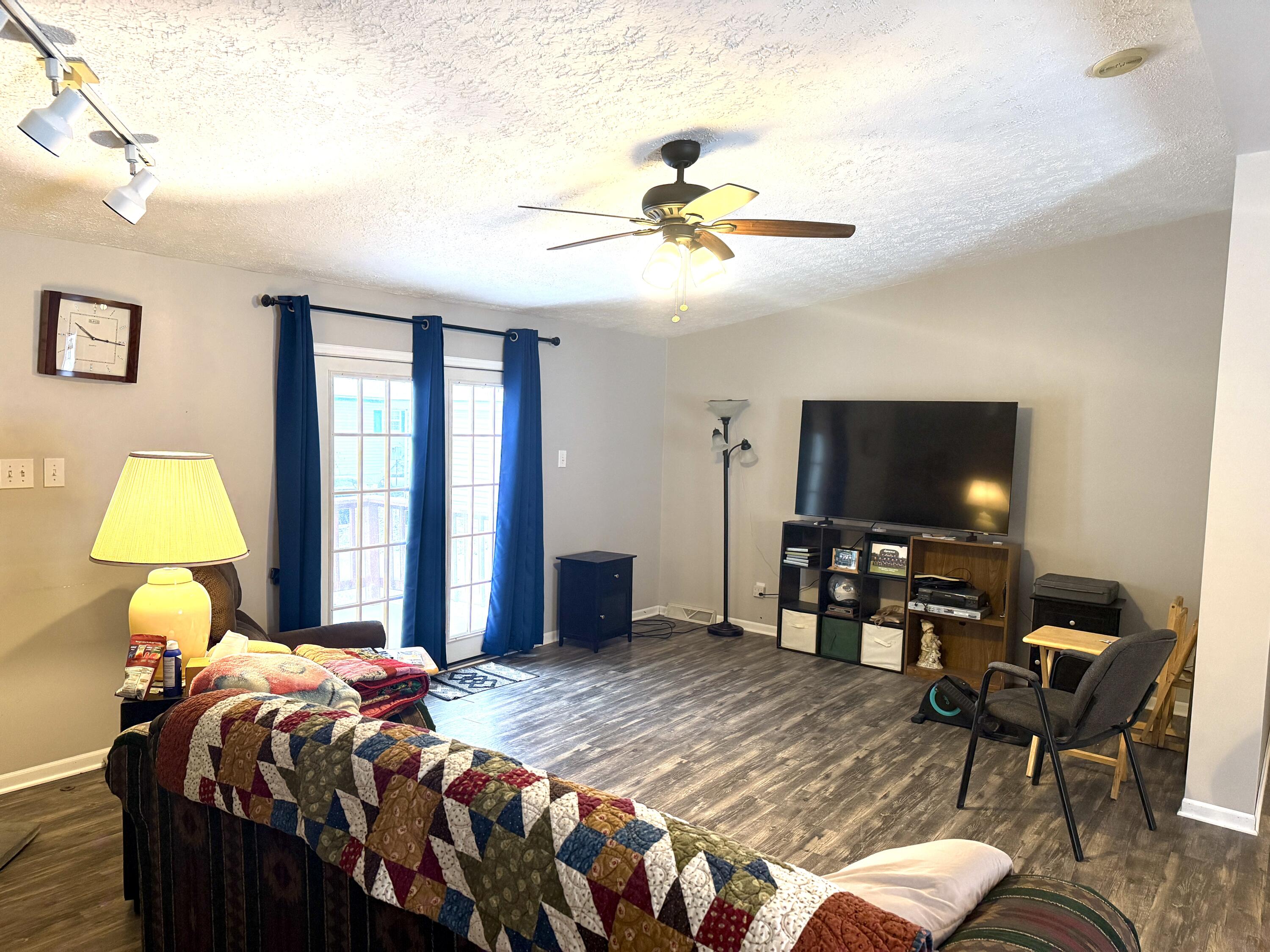 3828 Idlewild Street Jackson, MI 49201 - Photo 7 of 22 IMG_6553