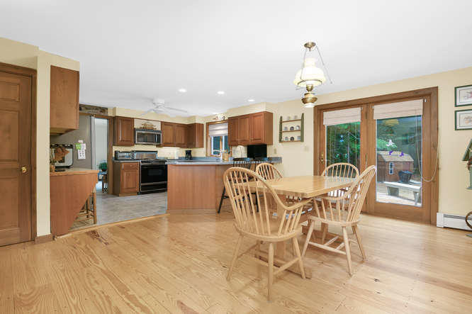 5 Burnham Road Scarborough, ME 04074 - Photo 13 of 29 5 Burnham Rd Scarborough ME-small-013-01