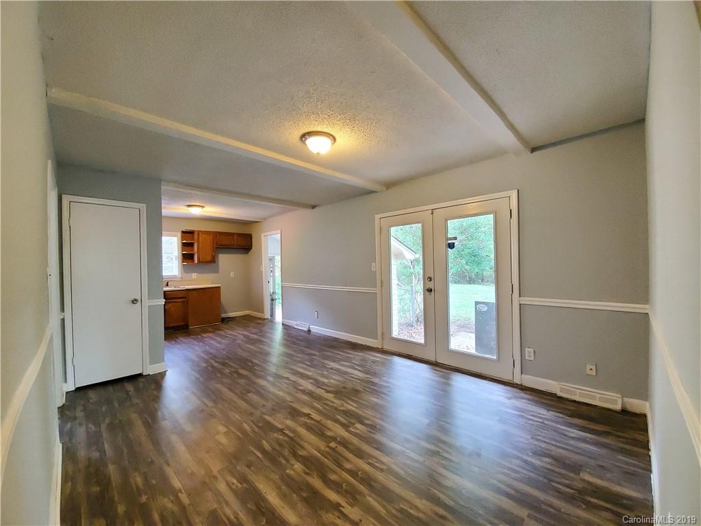 5924 Eastbrook Road Charlotte, NC 28215 - Photo 11 of 18 Gallery Image 11