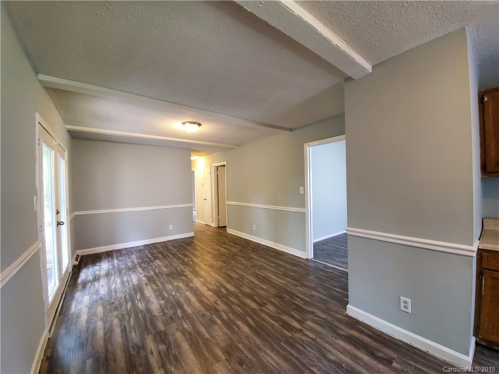 5924 Eastbrook Road Charlotte, NC 28215 - Photo 12 of 18 Gallery Image 12