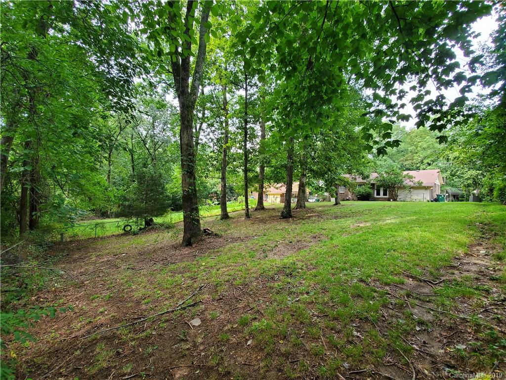 5924 Eastbrook Road Charlotte, NC 28215 - Photo 17 of 18 Gallery Image 17