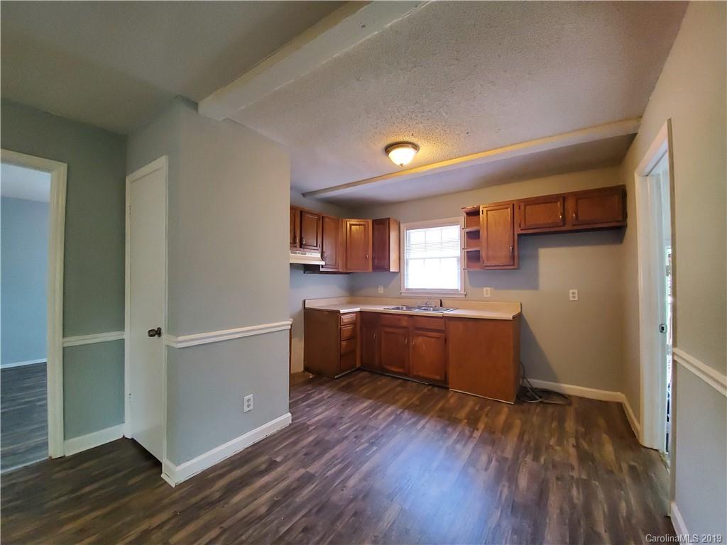 5924 Eastbrook Road Charlotte, NC 28215 - Photo 7 of 18 Gallery Image 7
