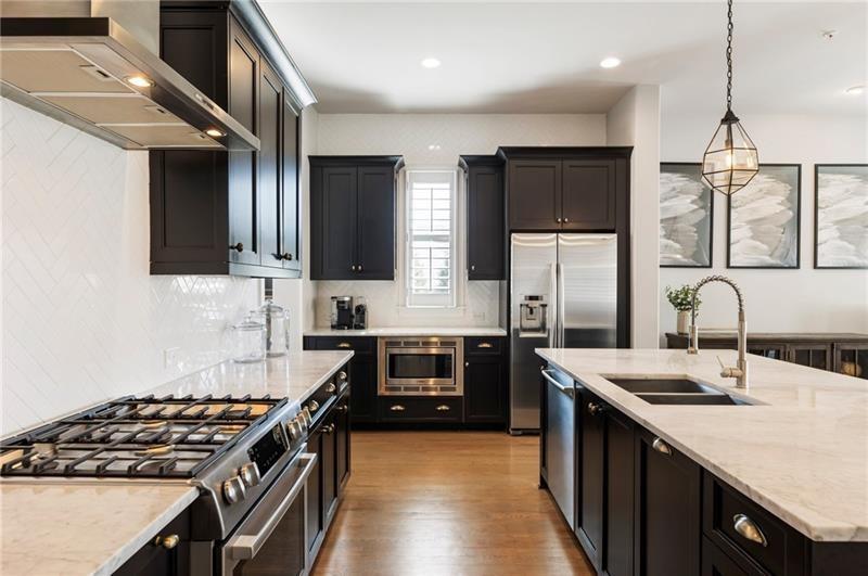 357 South Esplanade Alpharetta, GA 30009 - Photo 14 of 60