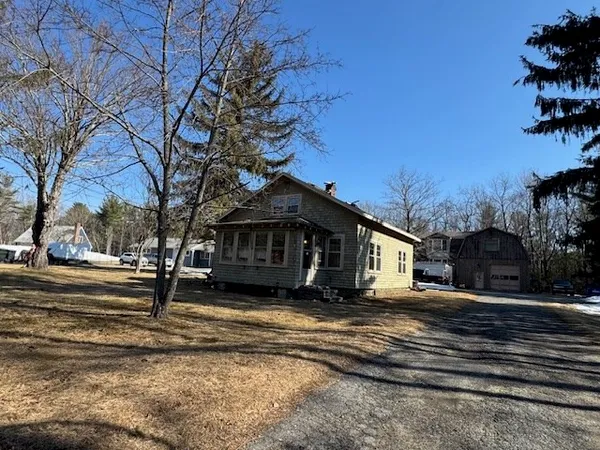 $2,350 | 950 Wachusett Street, Holden, MA 01520