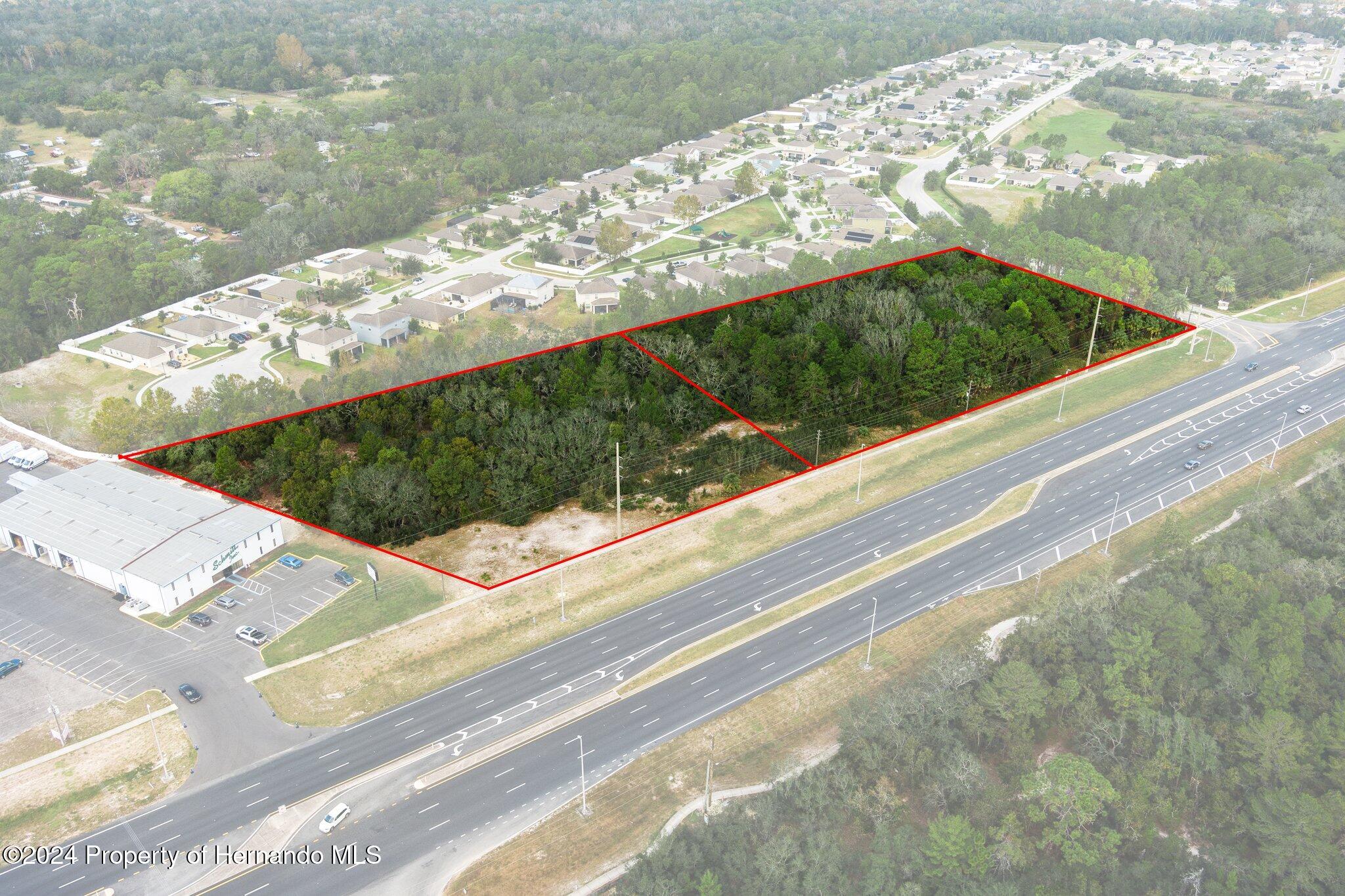 18119 Us-19 Hudson, FL 34667 - Photo 20 of 47 a view of a garden from a balcony