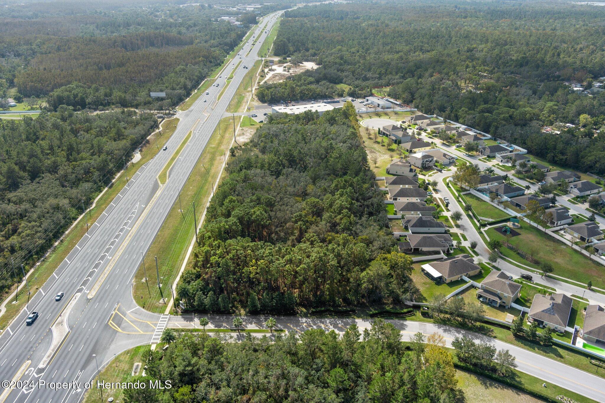 18119 Us-19 Hudson, FL 34667 - Photo 23 of 47 a view of a yard